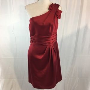 David’s Bridal crimson 1 shoulder formal dress